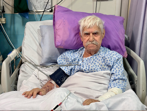 بستری شدن عنایت بخشی در بخش مراقبت‌های ویژه